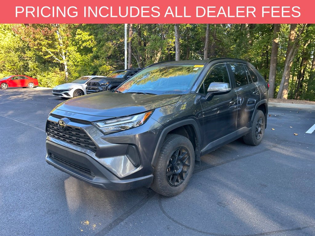 Used 2024 Toyota RAV4 XLE w/ Convenience Package FWD image 3