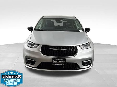 Used 2024 Chrysler Pacifica Limited FWD image 2