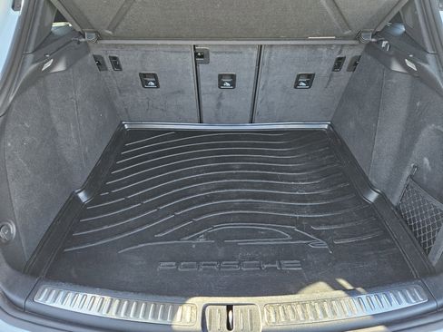 Certified 2023 Porsche Macan S image 31