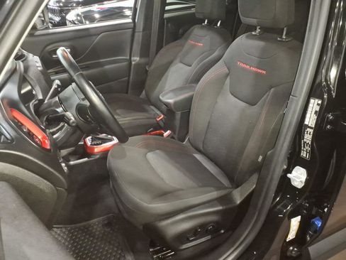 Used 2019 Jeep Renegade Trailhawk w/ UConnect 8.4 Nav Group AWD/4WD image 15