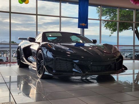 New 2026 Chevrolet Corvette Z06 RWD image 2