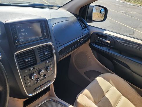 Used 2015 Dodge Grand Caravan SXT FWD image 22