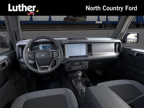 New 2025 Ford Bronco 4-Door image 9