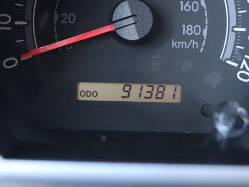 Used 2016 Toyota Sequoia SR5 image 31