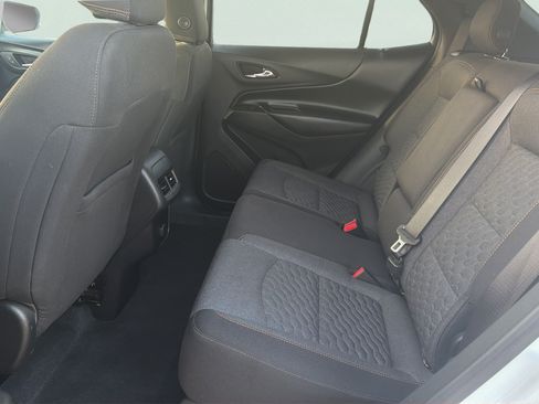 Used 2018 Chevrolet Equinox LT FWD image 23