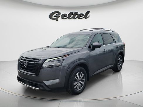 Used 2024 Nissan Pathfinder SL w/ Black Appearance Package FWD image 1