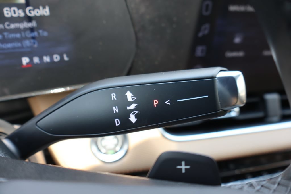 Used 2025 Chevrolet Equinox ACTIV w/ Safety and Technology Package FWD image 9