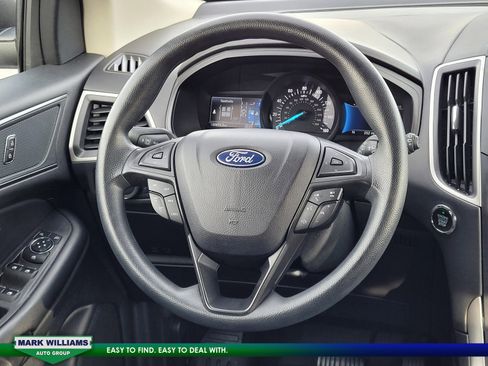 Certified 2023 Ford Edge SE image 10