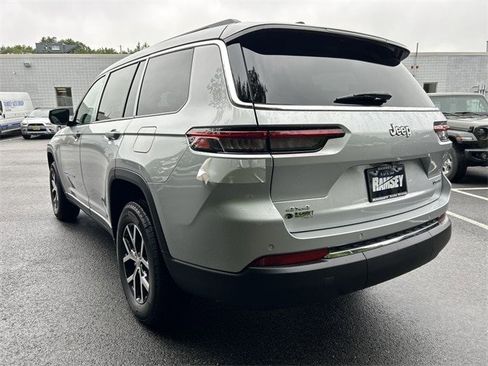 New 2025 Jeep Grand Cherokee L Limited image 6