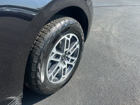Certified 2025 Ford Expedition Active AWD/4WD image 9