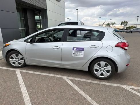 Used 2016 Kia Forte LX FWD image 1