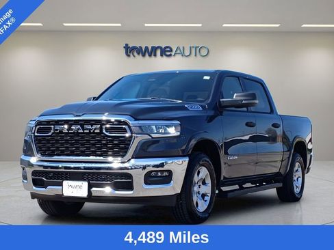 Used 2025 RAM 1500 Big Horn AWD/4WD image 1
