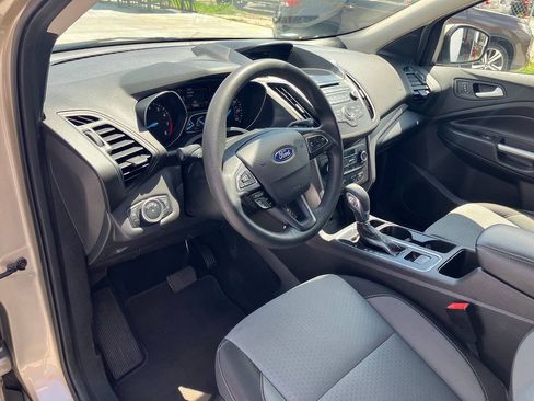 Used 2018 Ford Escape SE FWD image 16