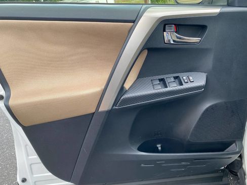 Used 2015 Toyota RAV4 XLE image 11