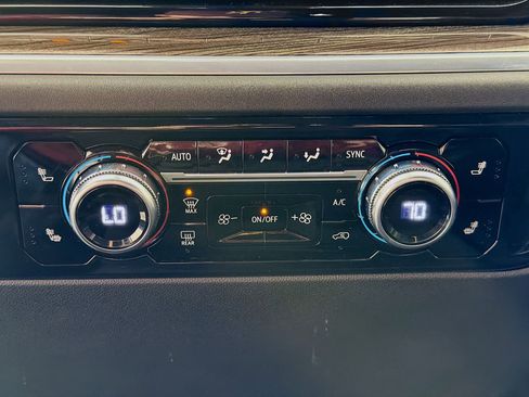 Used 2023 GMC Sierra 1500 Elevation image 18