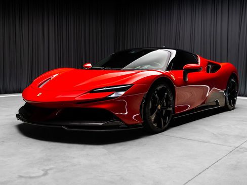 Used 2021 Ferrari SF90 Stradale image 32