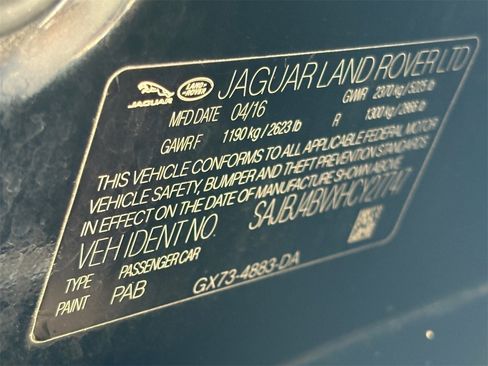 Used 2017 Jaguar XF Premium image 34