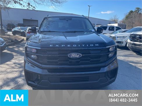 Certified 2025 Ford Expedition Active image 10