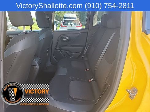 Used 2023 Jeep Renegade Latitude AWD/4WD image 21