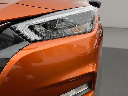 Used 2021 Nissan Versa SR w/ Convenience Package image 11