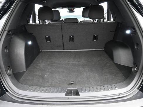 Used 2025 GMC Terrain Elevation AWD/4WD image 25