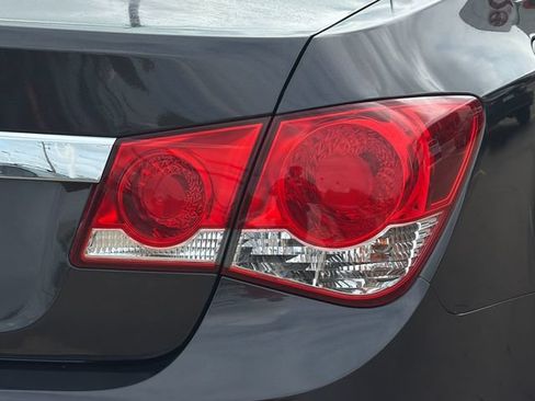 Used 2014 Chevrolet Cruze LS FWD image 27