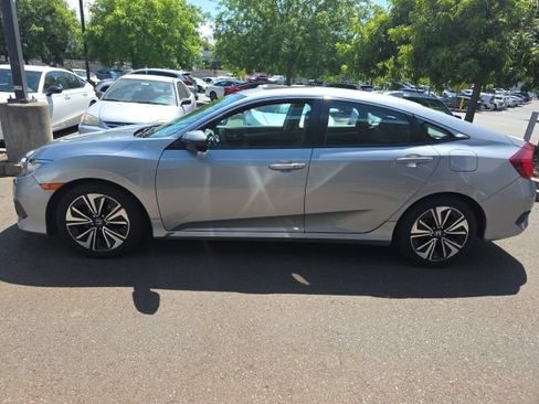 Used 2017 Honda Civic EX-L image 2