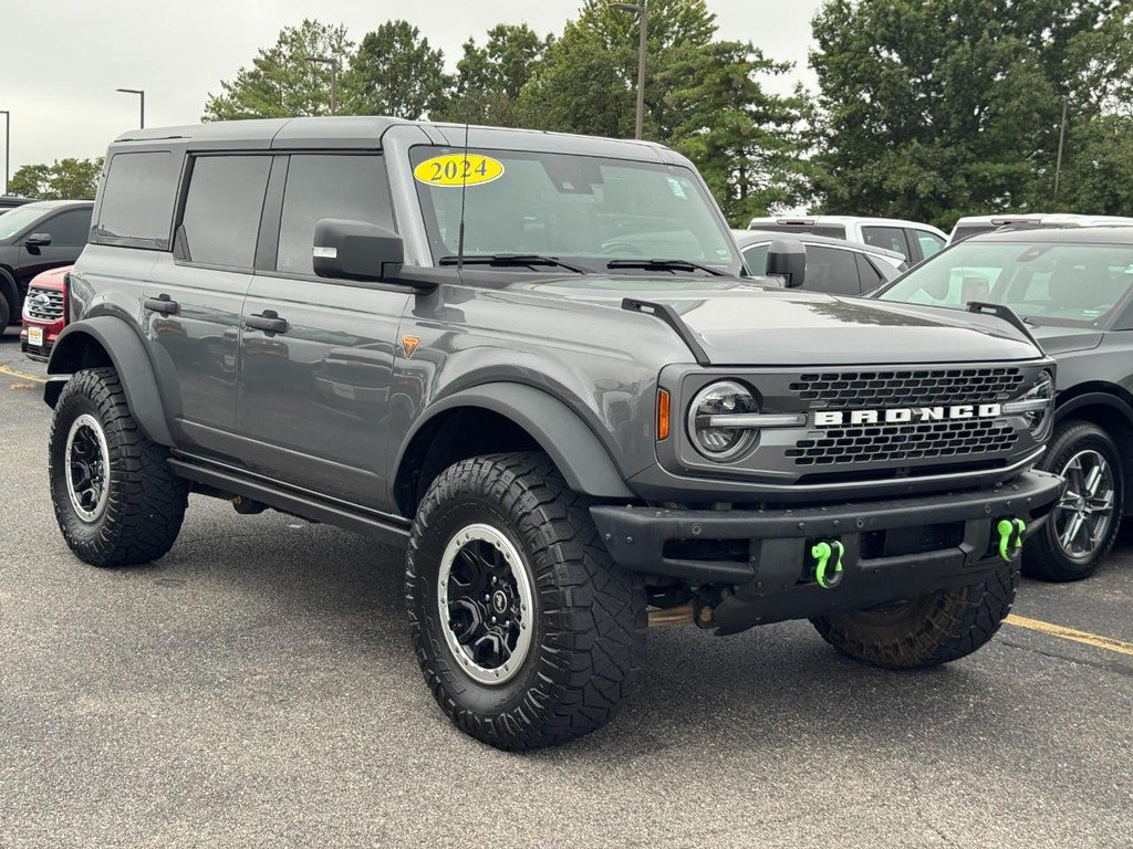 Used 2024 Ford Bronco Badlands AWD/4WD image 2
