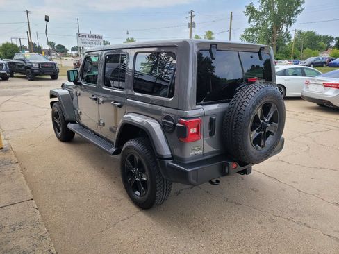 Used 2021 Jeep Wrangler Unlimited Sahara AWD/4WD image 11