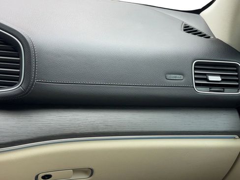 Used 2021 Mercedes-Benz GLS 450 4MATIC image 20