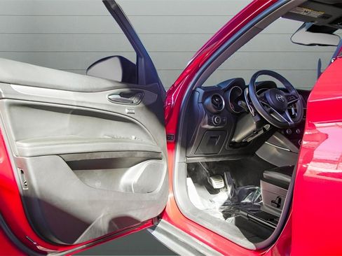 Used 2018 Alfa Romeo Stelvio Sport w/ Quick Order Package 22J Sport image 10