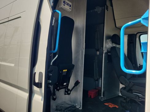 Used 2024 RAM ProMaster 3500 w/ Delivery Van Package FWD image 10
