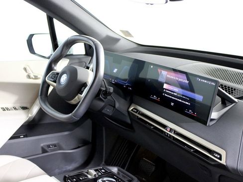 Used 2023 BMW iX xDrive50 w/ Sport Package image 26
