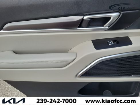 Certified 2025 Kia Telluride S FWD image 17