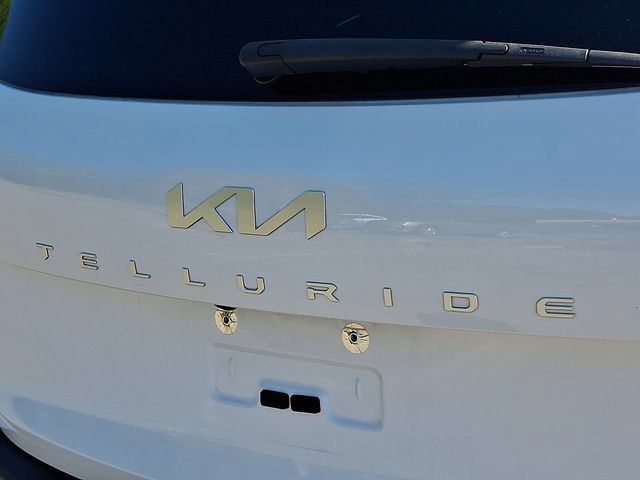 Used 2024 Kia Telluride EX w/ EX Captain's Chair Package FWD image 38