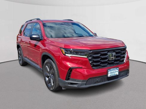 Certified 2025 Honda Pilot Sport image 2