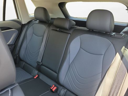 New 2026 Volkswagen Tiguan SE FWD image 12