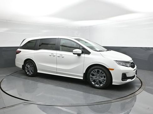 Used 2026 Honda Odyssey Touring image 17