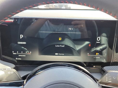 New 2025 Nissan Kicks SR image 8