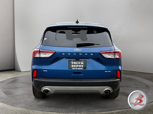 Used 2022 Ford Escape SE w/ Cold Weather Package image 6