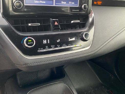 Used 2021 Toyota Corolla SE image 9