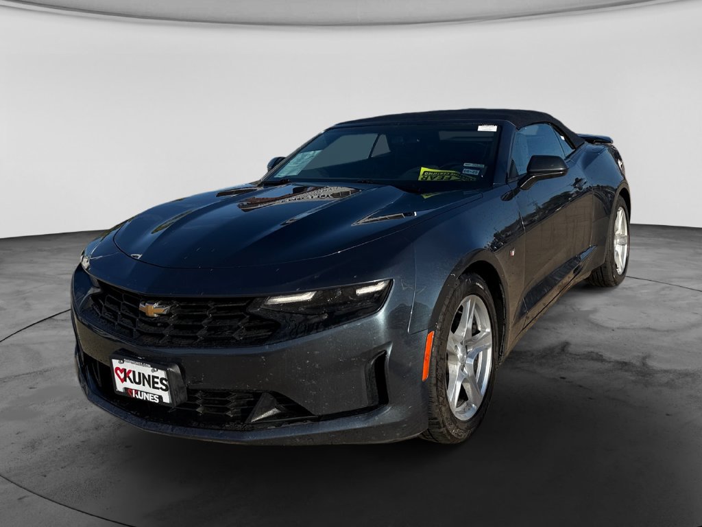 Used 2023 Chevrolet Camaro LT RWD image 4