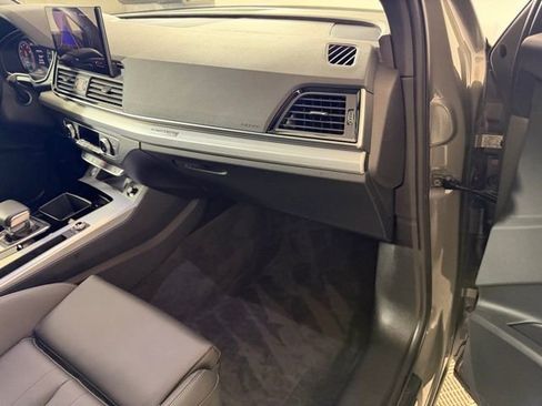 Used 2025 Audi Q5 2.0T Premium w/ Convenience Plus Package image 23