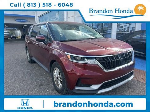 Used 2022 Kia Carnival LX image 1