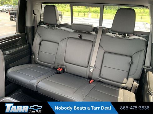 Used 2025 GMC Sierra 2500 SLT w/ SLT Premium Package AWD/4WD image 24