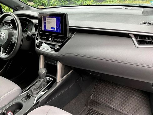 Used 2023 Toyota Corolla Cross AWD Hybrid w/ Moonroof Package image 14