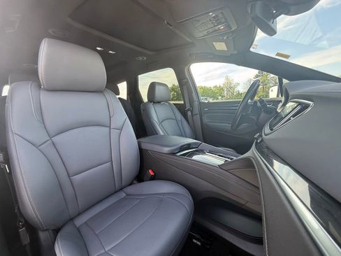 Used 2024 Buick Enclave Essence FWD image 31