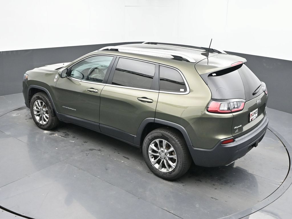 Used 2019 Jeep Cherokee Latitude Plus w/ Comfort/Convenience Group AWD/4WD image 19