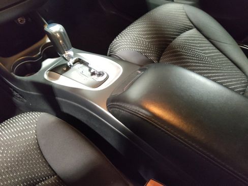 Used 2015 Dodge Journey SXT w/ Flexible Seating Group image 26