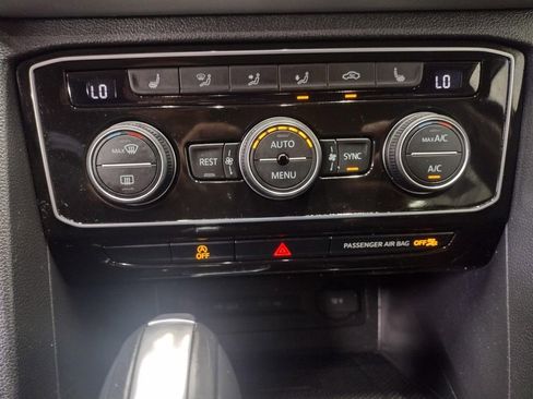 Certified 2022 Volkswagen Atlas SE FWD image 35